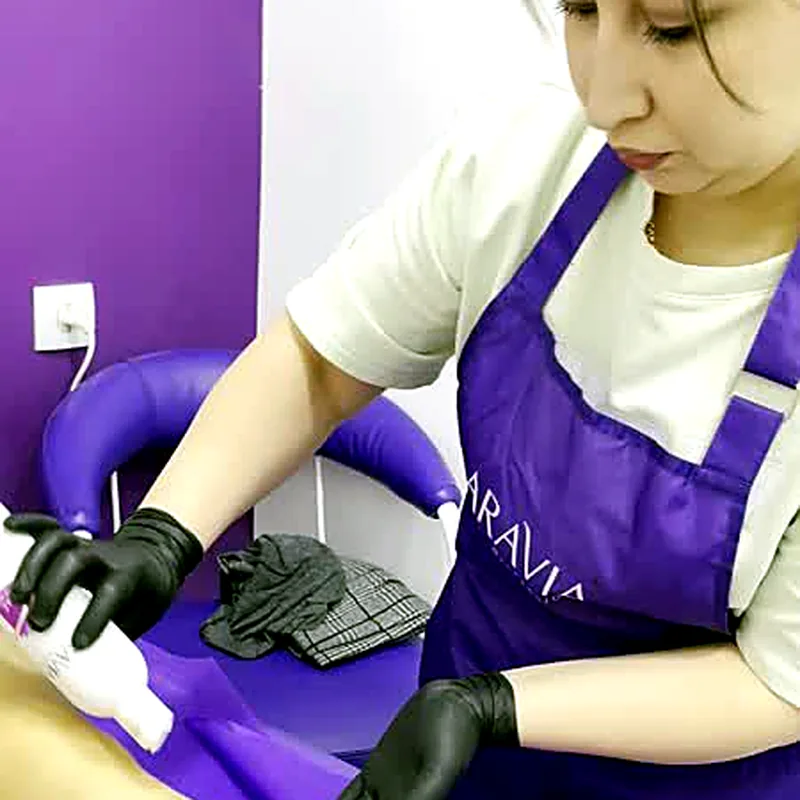Занятие по депиляции в кабинете школы